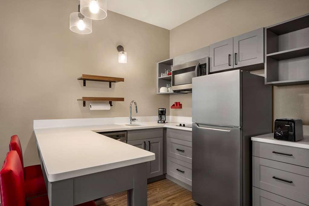 Hawthorn Suites By Wyndham Del Rio Room photo