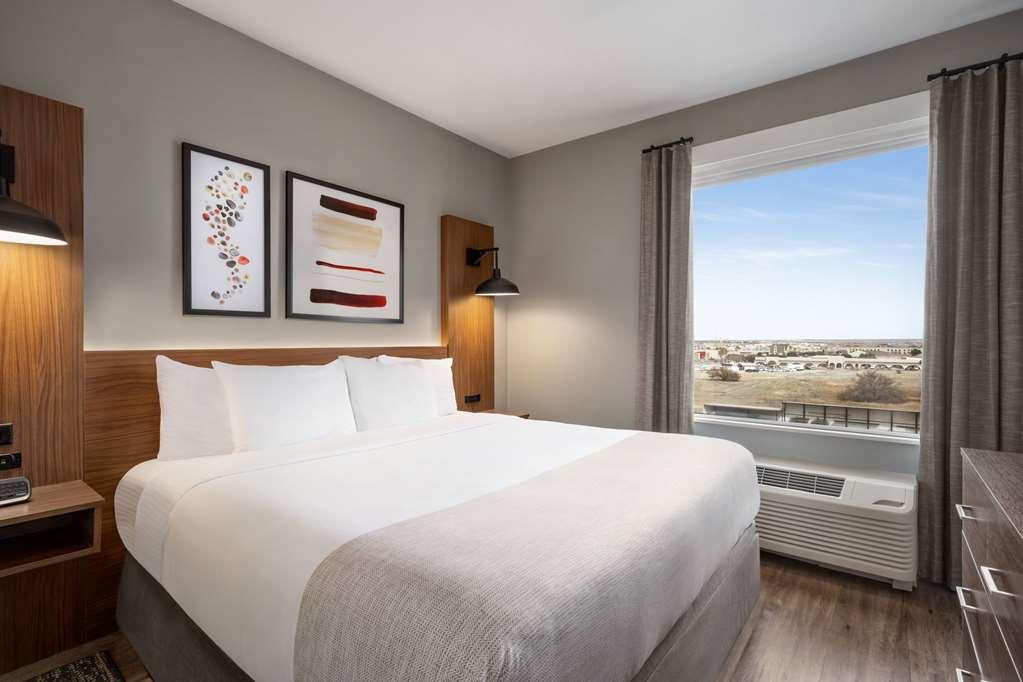 Hawthorn Suites By Wyndham Del Rio Room photo