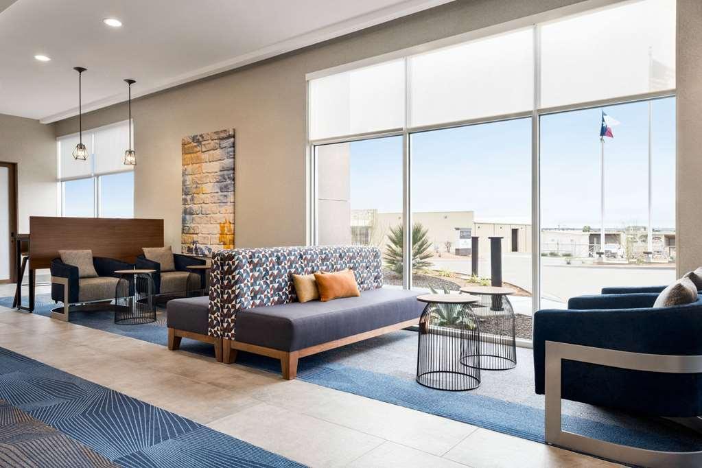Hawthorn Suites By Wyndham Del Rio Interior photo
